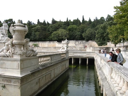 Jardin de la Fontaine canals - Walking the Garrigue & Nîmes